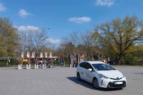 Falschparker auf dem Datheplatz, Foto: Juhnke